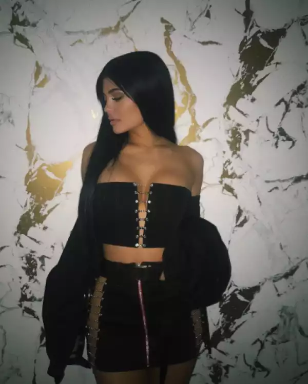 Photo: Kylie Jenner Poses Without Underwear As She Attend Friend Birthday